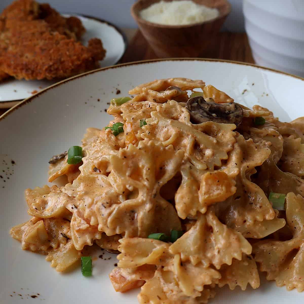 Ingredients for high-protein Louisiana chicken pasta laid out