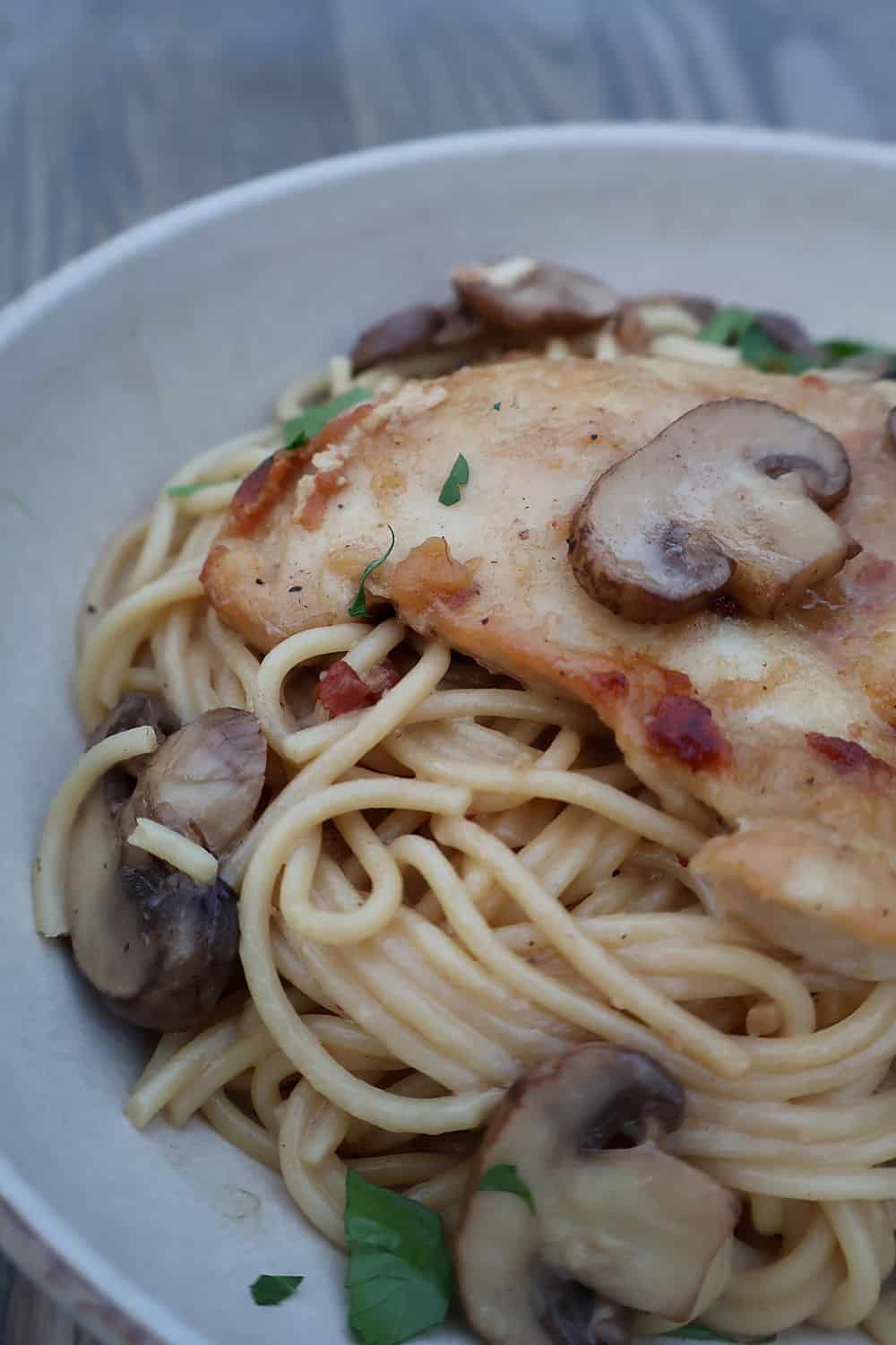 Creamy chicken marsala pasta with spaghetti, mushrooms and chicken